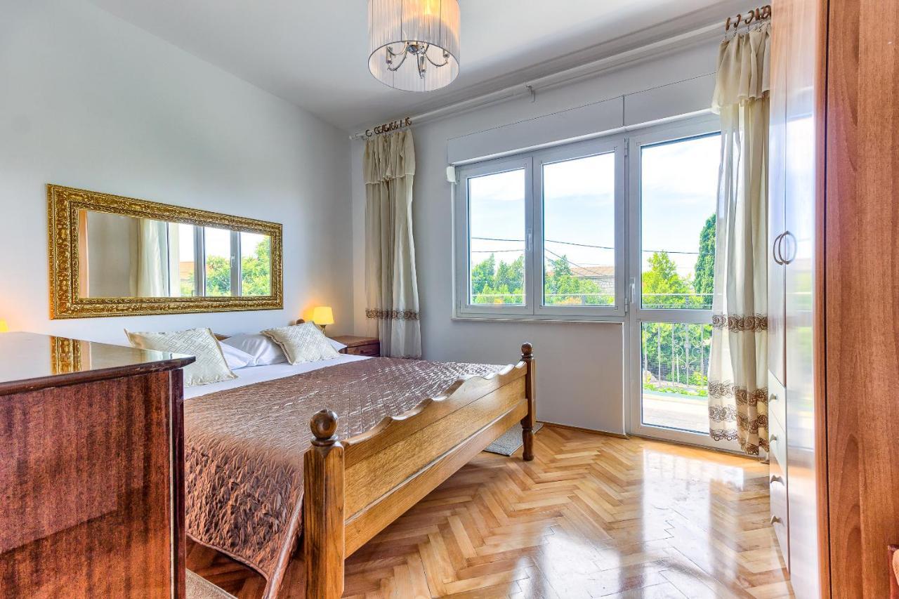 Regent Apartment In Kaštela エクステリア 写真